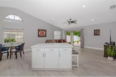 945 NW 202nd Ave, Pembroke Pines, FL 33029 - Photo 12
