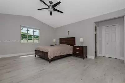 945 NW 202nd Ave, Pembroke Pines, FL 33029 - Photo 20