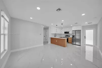 1042 Darlington St, Other City - In The State Of Florida, FL 33974 - Photo 4