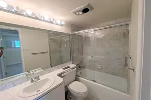 820 S Hollybrook Dr, Pembroke Pines, FL 33025 - Photo 8