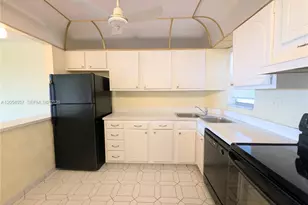8900 Washington Blvd, Pembroke Pines, FL 33025 - Photo 6
