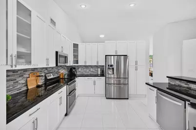 19352 NW 11th St, Pembroke Pines, FL 33029 - Photo 20