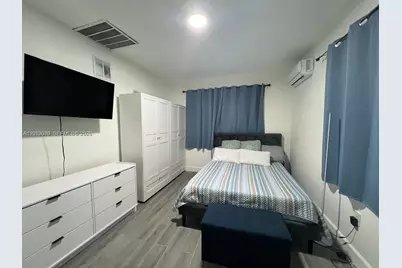 1430 NE 149th St #B, Miami, FL 33161 - Photo 1