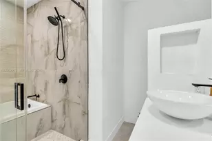 8651 SW 12th St, Pembroke Pines, FL 33025 - Photo 18