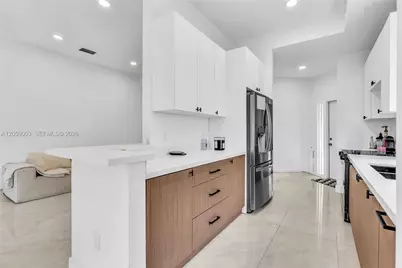 8651 SW 12th St, Pembroke Pines, FL 33025 - Photo 6
