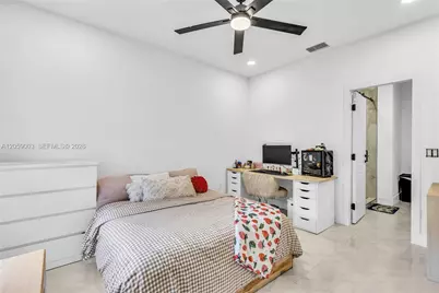 8651 SW 12th St, Pembroke Pines, FL 33025 - Photo 14