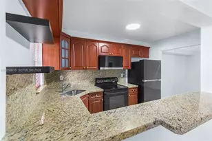 7620 Carlyle Ave, Miami Beach, FL 33141 - Photo 6