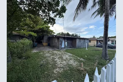 809 NW 108th St, Miami, FL 33168 - Photo 2