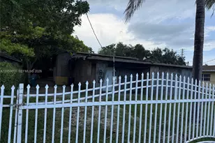 809 NW 108th St, Miami, FL 33168 - Photo 1
