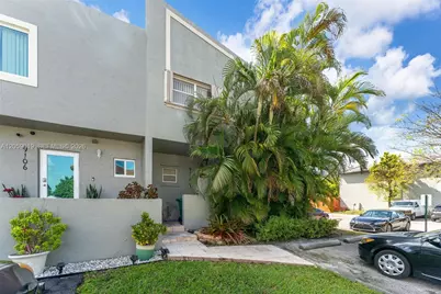 9110 SW 203rd Ter, Cutler Bay, FL 33189 - Photo 2