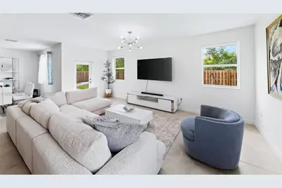 2208 SE 30th St, Homestead, FL 33035 - Photo 12