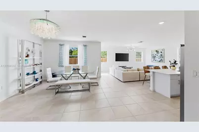 2208 SE 30th St, Homestead, FL 33035 - Photo 8