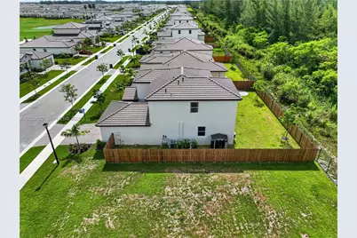 2208 SE 30th St, Homestead, FL 33035 - Photo 66