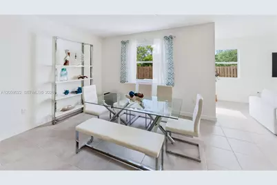 2208 SE 30th St, Homestead, FL 33035 - Photo 12