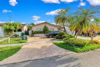 9981 NW 129th Ter, Hialeah Gardens, FL 33018 - Photo 2