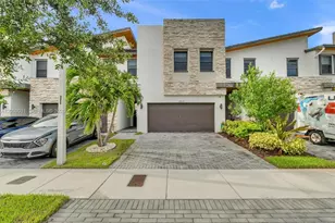 10533 NW 78th Terrace, Doral, FL 33178 - Photo 2