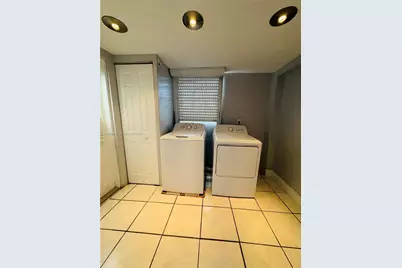 1770 79th St Cswy #D315, North Bay Village, FL 33141 - Photo 4