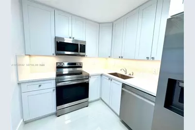 105-107 NE 30th Ct #105, Wilton Manors, FL 33334 - Photo 8