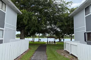9715 Hammocks Blvd, Miami, FL 33196 - Photo 16