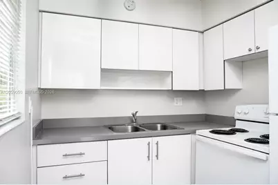 2206 Fillmore St #8, Hollywood, FL 33020 - Photo 2