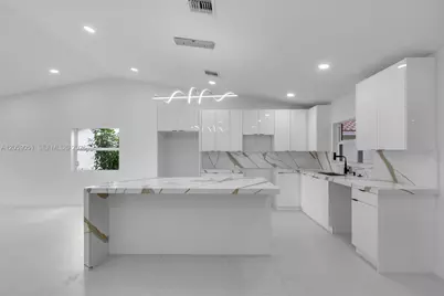 2828 NW 95th Ave, Coral Springs, FL 33065 - Photo 10