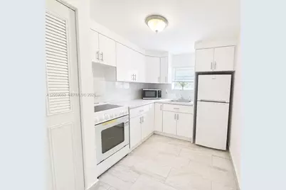 2519 Pierce St #B, Hollywood, FL 33020 - Photo 1
