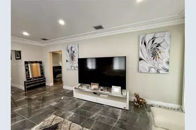 1043 NW 33rd St #Front, Miami, FL 33127 - Photo 14