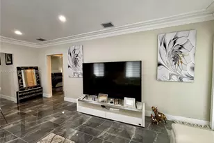 1043 NW 33rd St, Miami, FL 33127 - Photo 14