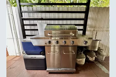 1043 NW 33rd St #Front, Miami, FL 33127 - Photo 34