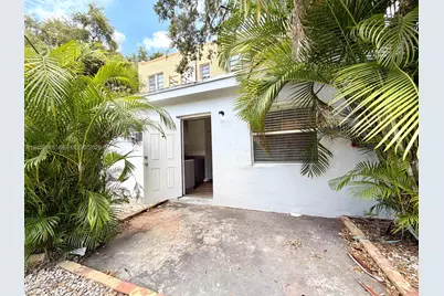 529 SW 3rd St #3, Miami, FL 33130 - Photo 1