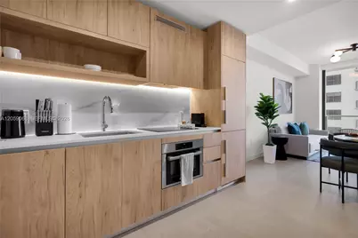 11 NE 6th St #1710, Miami, FL 33132 - Photo 2
