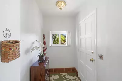 1010 NE 105th St, Miami Shores, FL 33138 - Photo 2
