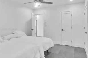 11900 N Bayshore Dr, North Miami, FL 33181 - Photo 16