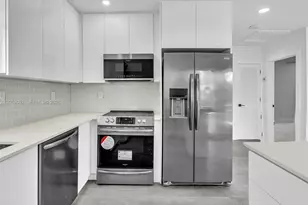 11900 N Bayshore Dr, North Miami, FL 33181 - Photo 18