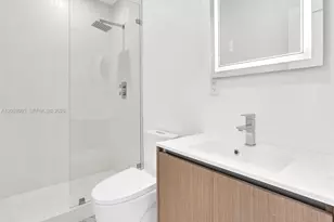 11900 N Bayshore Dr, North Miami, FL 33181 - Photo 16