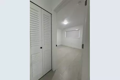 180 W 21st St #180, Hialeah, FL 33010 - Photo 12