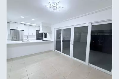 7011 Crown Gate Ct., Miami Lakes, FL 33014 - Photo 2