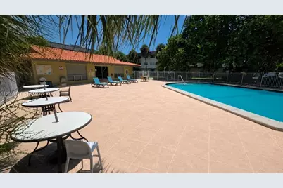 300 Layne Blvd #301, Hallandale Beach, FL 33009 - Photo 18
