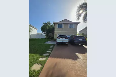 19130 NW 10th St, Pembroke Pines, FL 33029 - Photo 2