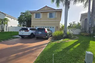 19130 NW 10th St, Pembroke Pines, FL 33029 - Photo 1