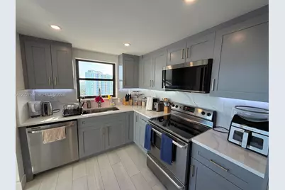 2333 Brickell Ave #2512, Miami, FL 33129 - Photo 16