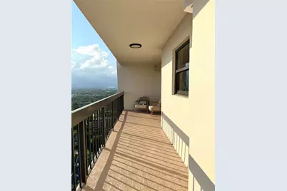 2333 Brickell Ave #2512, Miami, FL 33129 - Photo 4