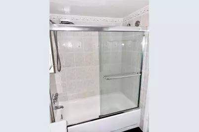 18051 Biscayne Blvd #1905, Aventura, FL 33160 - Photo 12