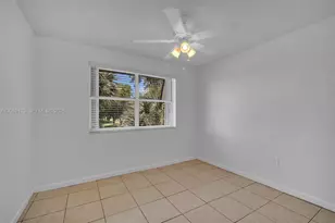 10015 NW 4th St, Pembroke Pines, FL 33024 - Photo 14