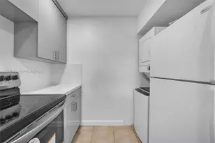 10015 NW 4th St, Pembroke Pines, FL 33024 - Photo 6