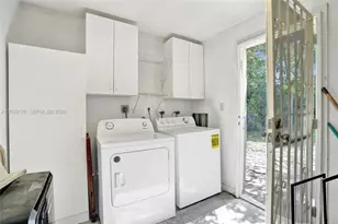 2145 NW 124th St, Miami, FL 33167 - Photo 32