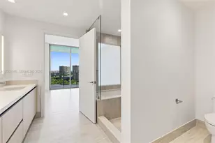 2411 Laguna Cir, North Miami, FL 33181 - Photo 12
