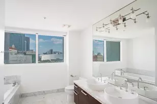 244 Biscayne Blvd, Miami, FL 33132 - Photo 16