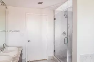 244 Biscayne Blvd, Miami, FL 33132 - Photo 6