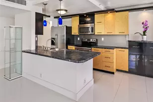 2555 Collins Ave, Miami Beach, FL 33140 - Photo 32